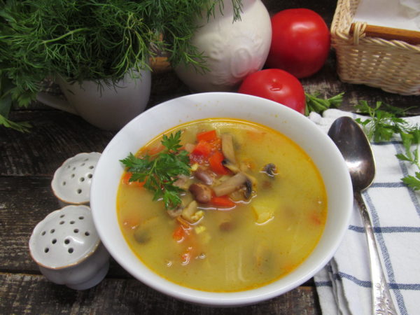 fasolevyj sup s gribami i kurinymi zheludochkami 603a23b5e4bc9 - Фасолевый суп с грибами и куриными желудочками