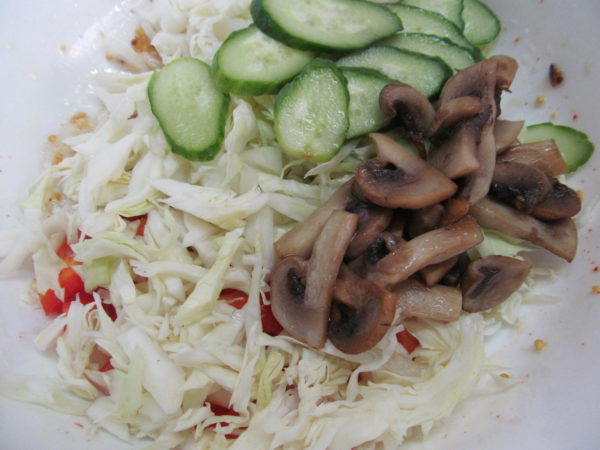 kapustnyj salat s zharenymi shampinonami 603a1fb0b3fe1 - Капустный салат с жареными шампиньонами