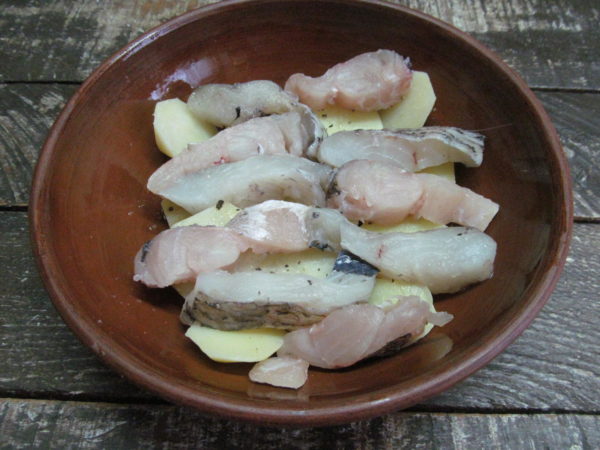 rybnaya zapekanka s kartofelem i gribami 603a20200f084 - Рыбная запеканка с картофелем и грибами