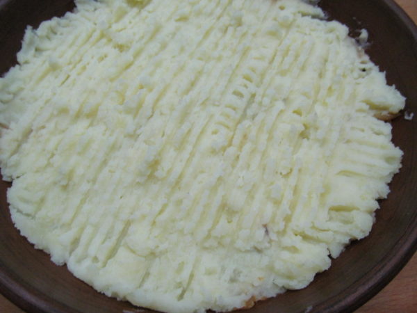 sloenaya zapekanka iz tushenoj kapusty s kartofelnym pjure 603a260a6462d - Слоеная запеканка из тушеной капусты с картофельным пюре