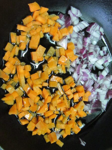 sup s cvetnoj kapustoj fasolju i gribami 603a268205a01 rotated - Суп с цветной капустой фасолью и грибами