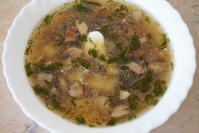 top 10 samyh vkusnyh receptov supa iz maslyat 603a0eb13b36f - ТОП-10 самых вкусных рецептов супа из маслят